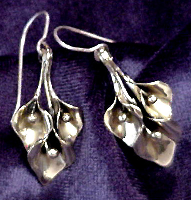 Three Lilies Bunch Earring