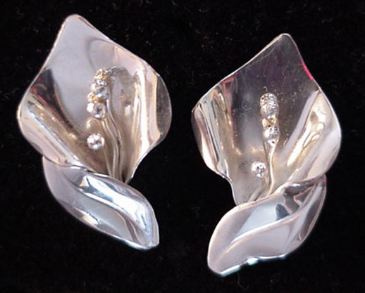 Lily Three Stems Earring
