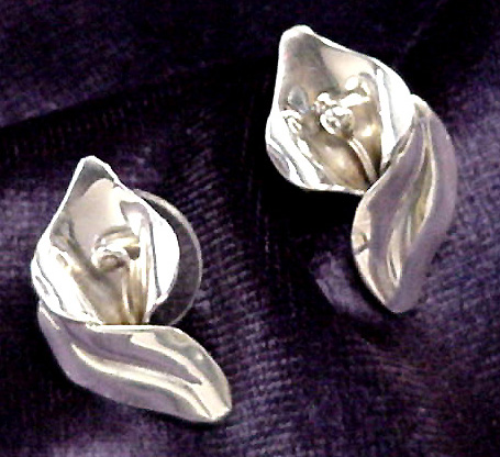 Lily Leaf Earring