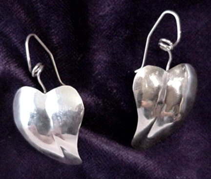 Wisping Heart Earring
