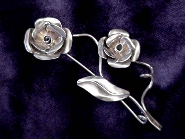 Double Rose Pin