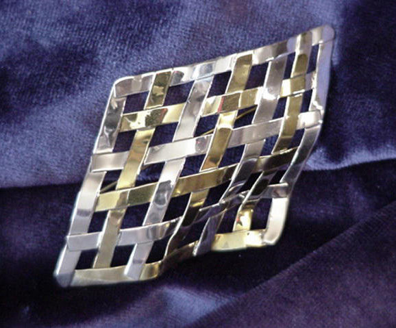Large Woven Pin