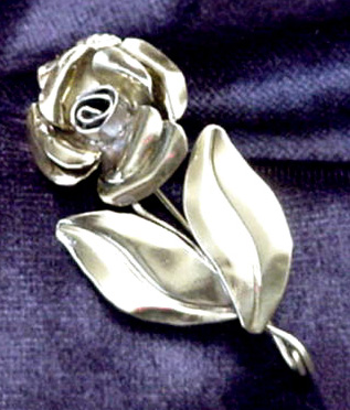 Single Rose Pin